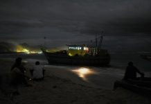 Ký giả Úc gây quỹ giúp bốn em nhỏ Việt Nam