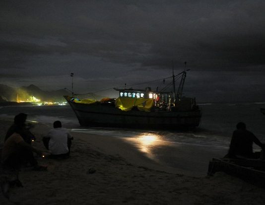 Ký giả Úc gây quỹ giúp bốn em nhỏ Việt Nam